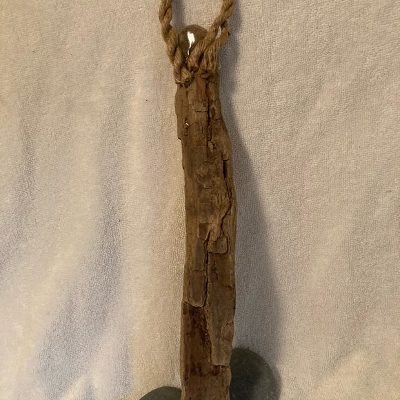 SEA CAPTAIN ON DRIFTWOOD ART - Picture 4 of 4